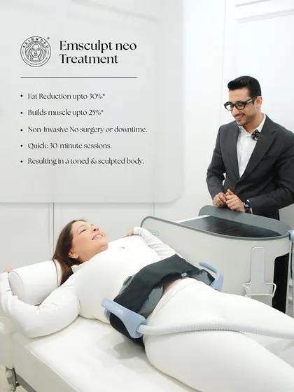 Here I am with fitness expert Deanne Panday during her Emsculpt NEO session. The on-screen graphic highlights the clinically proven results: up to 30% fat reduction and 25% muscle increase in just a few 30-minute sessions.