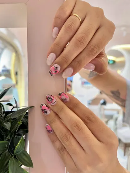 Summer vibes at your fingertips! This abstract design in pink and black is edgy, fun, and perfect for the season.