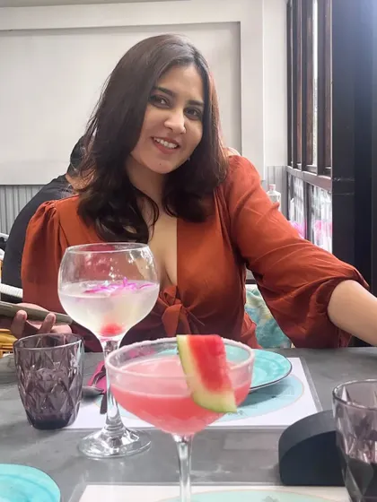 Shamelessly trying to keep up engagement with pretty things, like me and these drinks. Until I figure out my content, stay happy!