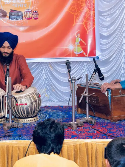 A glimpse from my recent tabla solo at Ghatkopar Sangeet Vidyala in Mumbai, accompanied by harmonium.