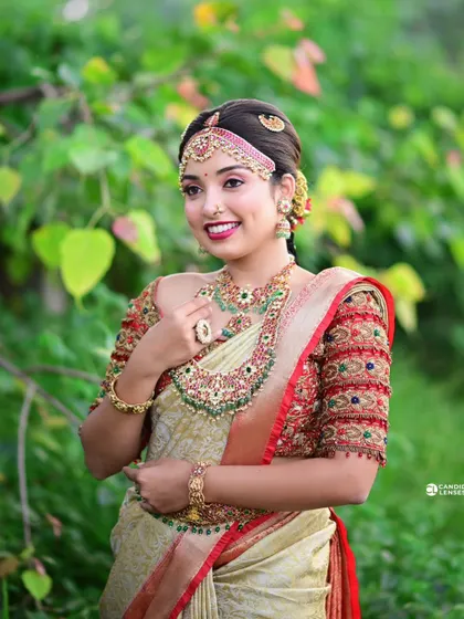 A beautiful bridal portrait. The model is wearing a stunning temple jewellery set with a unique matha patti that adds a royal touch to the look.
