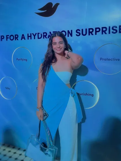A happy, smiling shot from the event. When you're comfortable and confident, it shows.