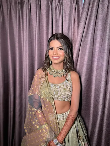 A final, beautiful shot of Anushka's Roka makeup. The overall look is one of effortless elegance.