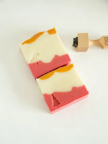 Herbal, healing, and here to revive your skin. My Herbal Revival bars are packed with earthy goodness and stamped with a cute palm tree.