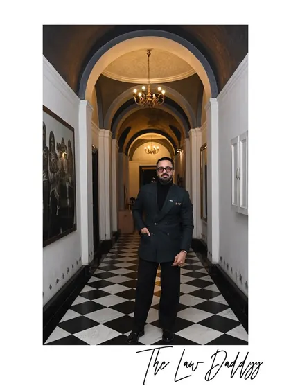 An outfit of the day for an art exhibition at Bikaner House, conveniently close to the High Court. It's all about balancing a demanding work schedule with moments of cultural appreciation.