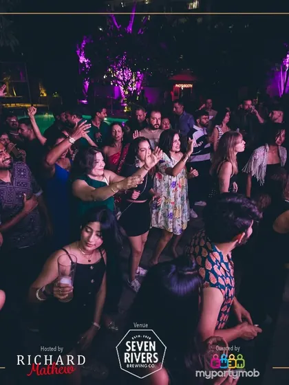 The crowd at Seven Rivers for the IndiGaga night was incredible. Everyone was dancing and singing along, fully embracing the throwback Indipop theme.