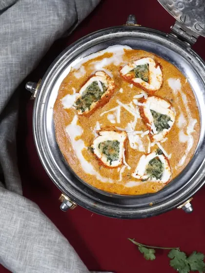 At Garden Court, I aim to bring you food that not only tastes delicious but also feeds the soul. Pair my Paneer Kohinoori with your favourite Indian bread or steaming rice.