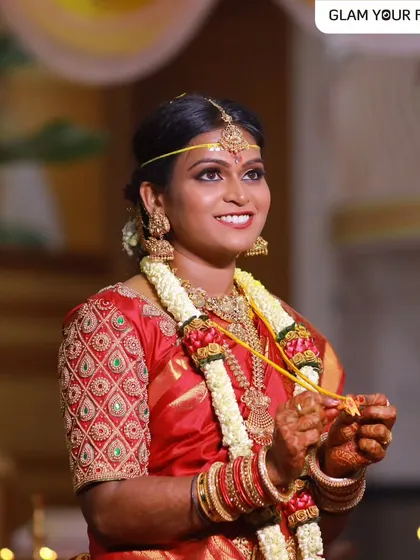 My makeup game stays strong for 12+ hours. This bride looks super fresh even after a full day of wedding rituals, proving that my techniques keep you looking skin-like and perfect through it all.
