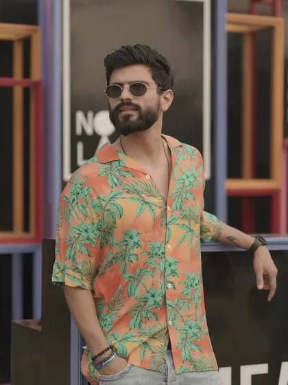 Good vibes only. A casual, printed shirt for a food festival. The look is relaxed, fun, and approachable.