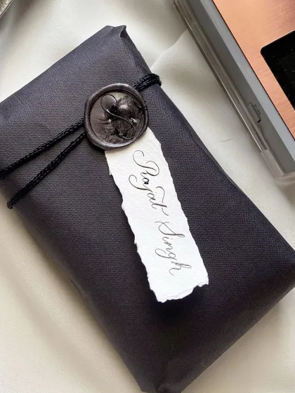 Wrapping joy, one gift at a time. Here is a collection of some of my favorite gift wrapping styles, featuring everything from bold colors and patterned paper to minimal wraps with vellum, dried flowers, and wax seals.