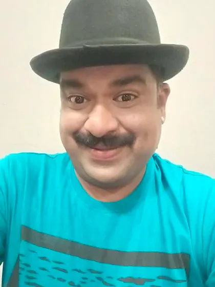 A selfie from the shooting of the movie 'First Night with Devva', directed by Big Boss winner Pratham. I am trying a different look with a bowler hat for this role.