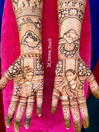 This design showcases lifelike portraits of the couple, with the bride's veil and the groom's turban intricately detailed.