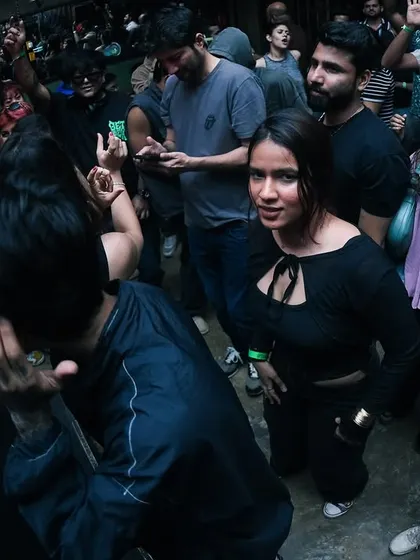 The dancefloor was full of energy and good vibes all night long.
