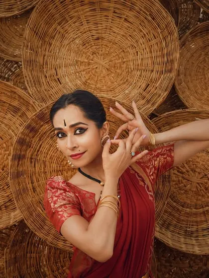 A creative collaboration using woven baskets as a textured backdrop. This shoot was about finding rhythm and pattern in everyday objects and integrating them with dance.
