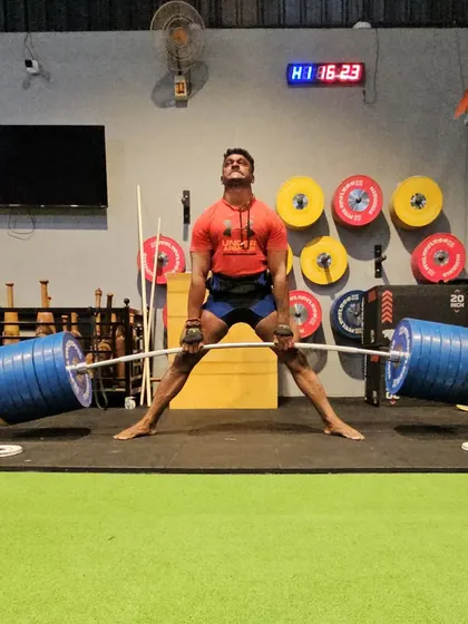 An image capturing the moment of surrender. When the ego is gone, only divinity remains. In that state, I find my true strength. Hanuman Ji lifts through me.