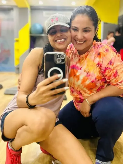 Capturing the bond between a coach and a client. We celebrate every step of your fitness journey with you.