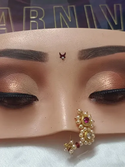 An example of an earthy brown eye makeup look. This style is incredibly versatile and a favorite for creating natural yet glamorous looks.
