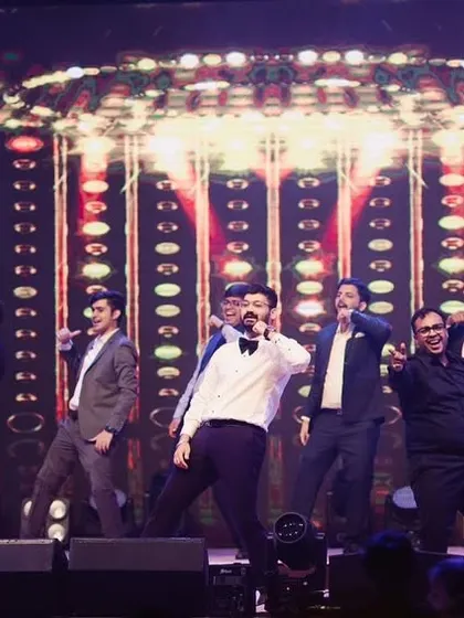 What's a sangeet without the groomsmen? This squad brought all the energy and fun to the stage with their power-packed performance.