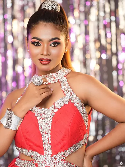This look from Pro Batch 20 is perfect for a cocktail party or a sangeet night.