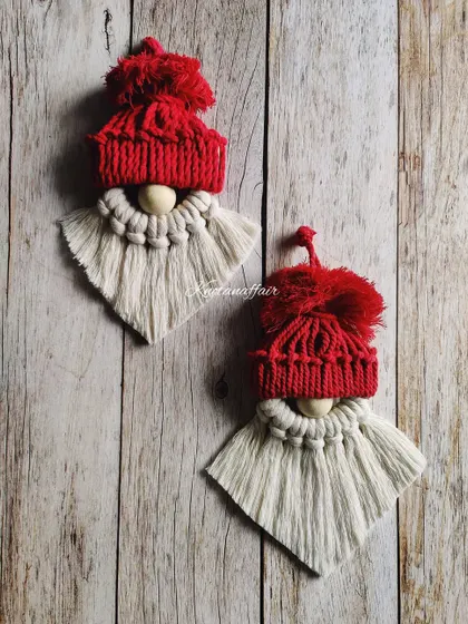 These macrame gnomes are an eco-friendly and sustainable Christmas decor option. Their little pom-pom hats are just so cute!