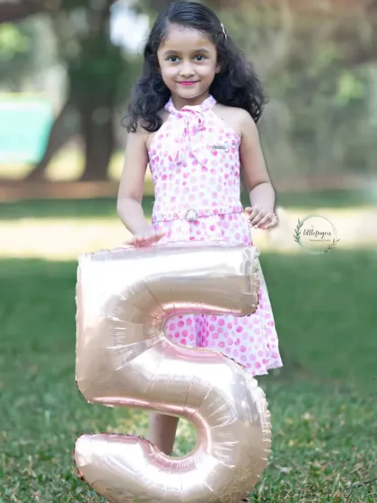 Five years old and shining bright. I love capturing the confidence and personality of children as they reach these important milestones, celebrating with a fun outdoor portrait session.
