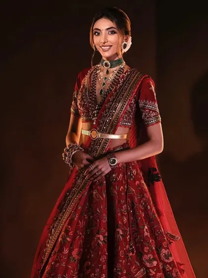 A classic red bridal lehenga look. This is a fundamental style you will perfect in my upcoming Delhi masterclass from March 1st to 5th.