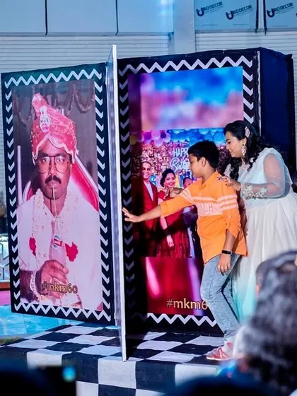 I designed a special "story book" entrance for the guest of honor. As the book opened, it revealed a nostalgic photo, creating a touching and memorable moment for everyone.