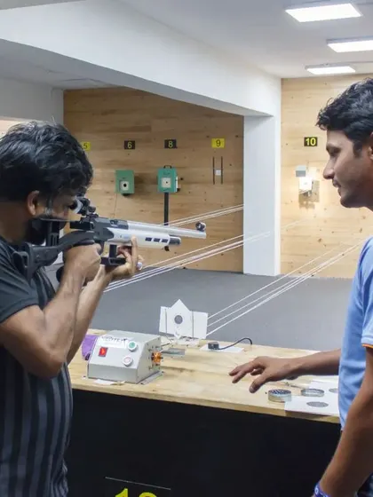 It was a privilege to host former international footballer Vikash Dhorasoo, who represented France in a FIFA World Cup, for a session at the Elite Shooting Club.