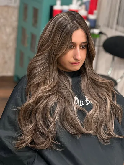 A duplicate image showing the stunning result of this ash blonde balayage.