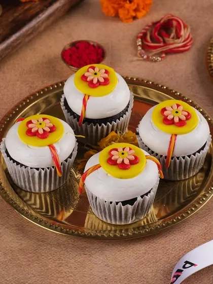 Celebrate Raksha Bandhan with these beautifully crafted cupcakes. Each one is topped with an edible rakhi design, making them a perfect festive treat for your sibling.