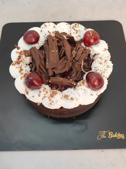 Another one of my Black Forest cakes, this one with a square shape. It's a timeless classic that's always a hit at celebrations.