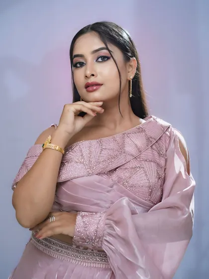 A "Glass Skin" makeup look demonstrated for a makeup academy. My photography aims to capture the dewy, flawless finish of the makeup.