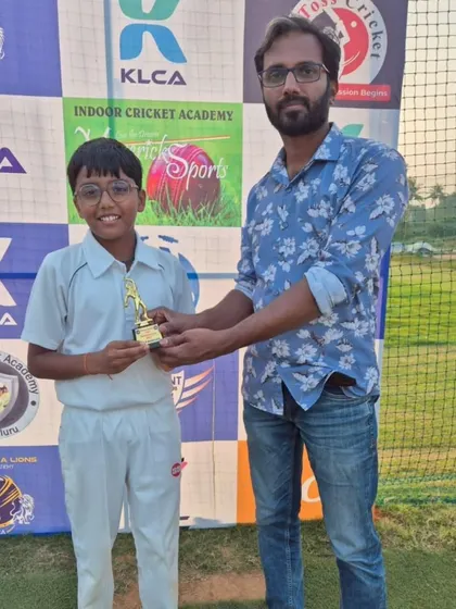 Tanush Das receiving his Man of the Match award for a brilliant unbeaten fifty.