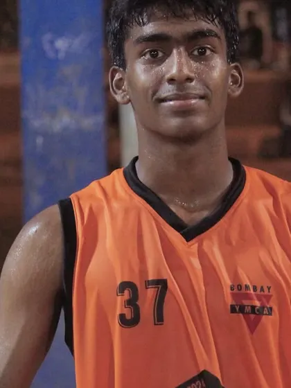 A player from Team Hoopsena, one of our rising star teams in the men's category.