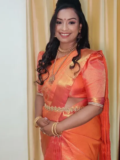 Another angle of this stunning South Indian beauty look.