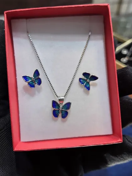 The same butterfly pendant set, shown in a different gift box. We always focus on unique packing for our unique articles.