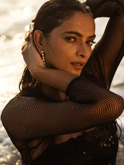 Another close-up portrait, with the golden hour light beautifully illuminating the model.