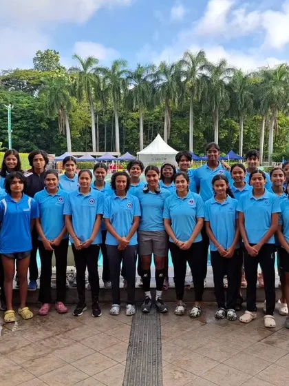 Another shot of our strong junior women's team.