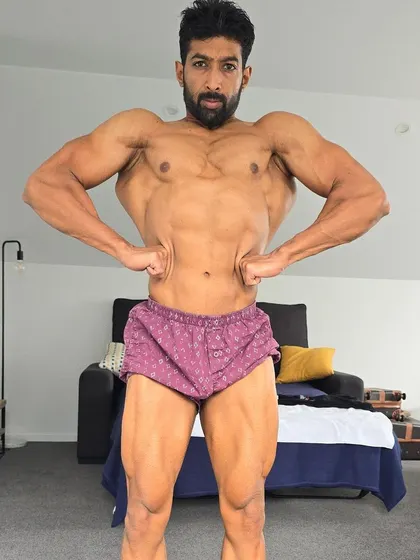 Even after indulging a bit in New Zealand, I was able to hold a decent physique. This is the benefit of building a strong metabolic base through years of training.