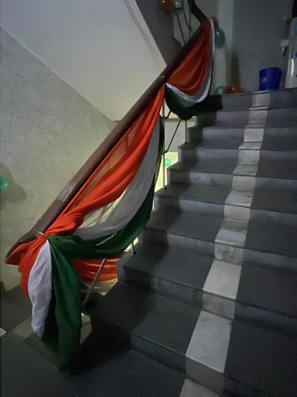 A closer look at the fabric draping on the staircase, showing the quality of the material and the neatness of the work.