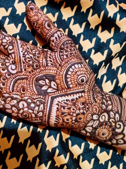 The first henna application of the year. A beautiful, intricate design to start things off right.