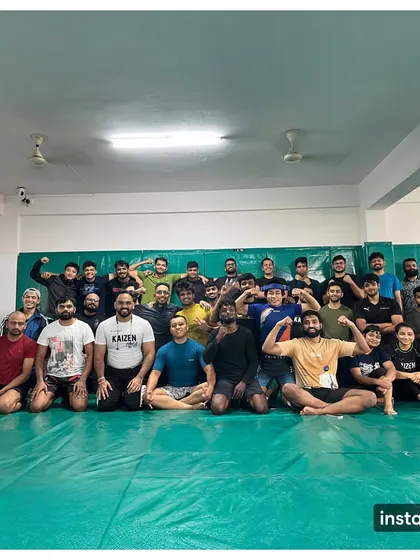 A packed weekend at Kaizen. We had our Intro to MMA class, Jiu-Jitsu rolling, a surprise belt promotion, and pro sparring. Don't miss out, join the squad.