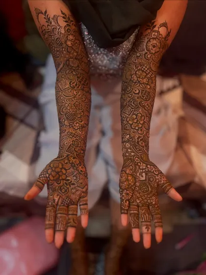I am blessed to have clients like Muskan who trust me completely with their bridal henna. This full arm design is a result of that trust, filled with intricate and flowing patterns.