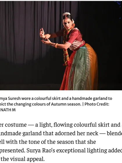 The review also highlighted the visual appeal of the performance, noting the colorful costumes and exceptional lighting that blended with the theme of the autumn season.