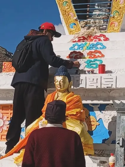 A candid shot of me painting the Stupa. This experience was a powerful reminder of how art connects us to people, places, and traditions far from our own. 🏔️✨