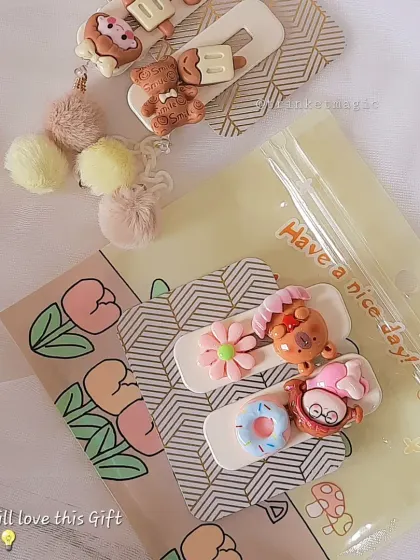 A closer look at the packaging for my hair clip gift sets. Kids will love these cute and practical gift ideas for any occasion, including Raksha Bandhan.