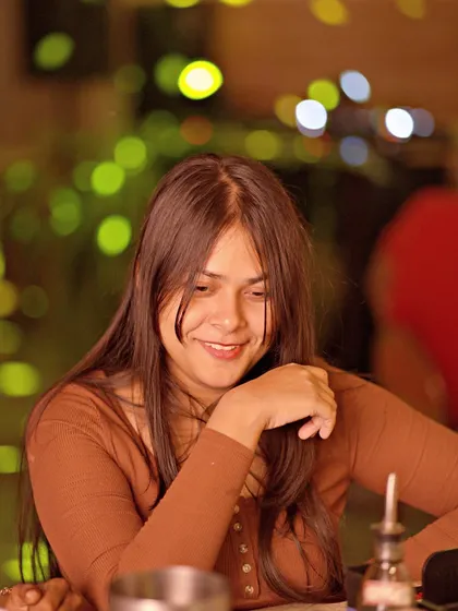 All smiles at JU:CY Wednesdays. Capturing the happy, relaxed energy of our guests as they soak in the midweek fun.