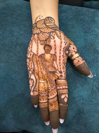 Another angle of the woman on a swing design.