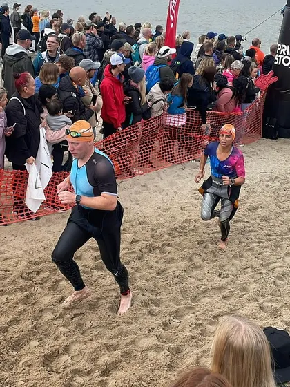 Running on the sand towards T1 at Tallinn. The crowd support makes a huge difference.