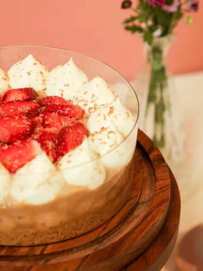 Let every bite of our Strawberry Toffee Pie transport you to a holiday wonderland. Creamy, fruity, and utterly divine.